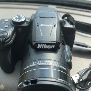 Nikon  coolpix  b700