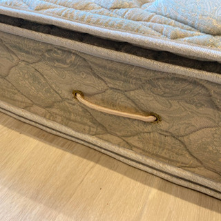 美品！シモンズダブルマットレス