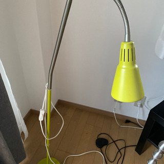 IKEA フロアランプ　ライム色