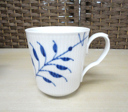 未使用 ロイヤルコペンハーゲン マグ ペア ブルーフルーテッド メガ 20