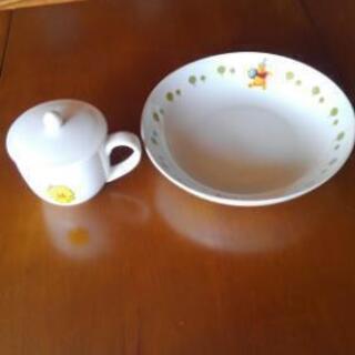 プｰさんの皿とヒヨコのふた付きカップ