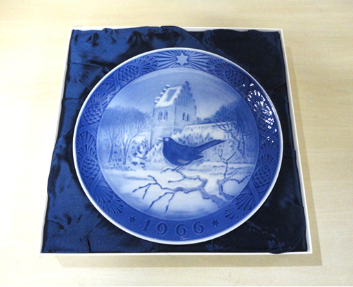 美品保管品 ロイヤルコペンハーゲン 1966年 イヤープレート 飾り皿 Royal Copenhagen 元箱付き 札幌市 白石区 東札幌 モノハウス 白石 白石の食器 プレート の中古あげます 譲ります ジモティーで不用品の処分