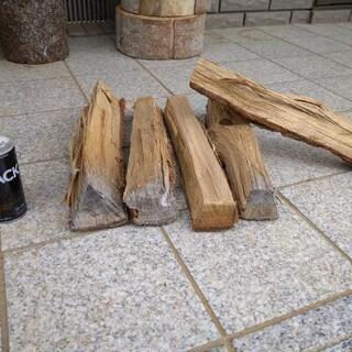 広葉樹コナラの薪！長さ35cm。含水率18％程度。茨城県潮来市。
