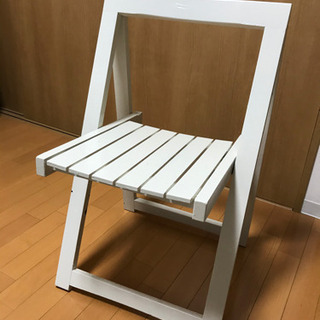 折り畳み椅子　ホワイト
