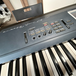 KORG コルグ TRITON EXtreme 76 シンセサイザー