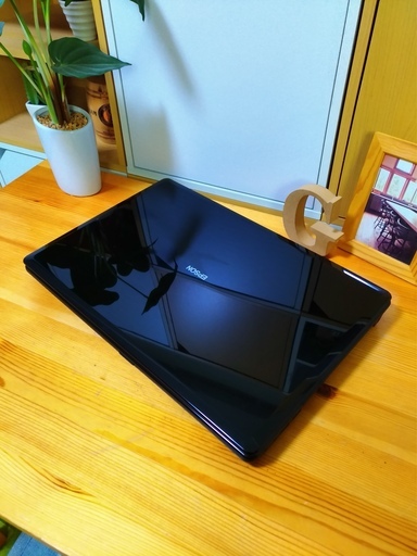 corei7でSSD搭載の超高性能EPSON☆　EPSON　Endeavor　高級感のある光沢シャイニーブラック★　　テンキー内蔵　最新Windows10　64Bit　光沢黒　15.6インチ大画面　 　ノートパソコン　無線LAN　Wi-Fi対応 　DVDドライブ　高音質モデル！