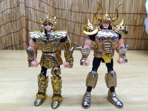 バンダイ 聖闘士星矢 タウラスクロス レオクロス 二体セット 黄金聖衣 聖闘士聖衣大系 ゴールドクロス セイントクロスシリーズ モノハウス 平岸 中の島のフィギュアの中古あげます 譲ります ジモティーで不用品の処分