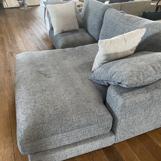 カウチソファー！ドデカ激安ソファー！16万円を39800円で販売します！クッション4個付き！早い者勝ち！