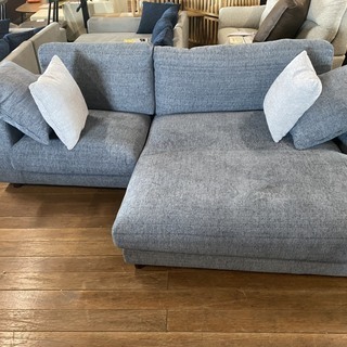 カウチソファー！ドデカ激安ソファー！16万円を39800円で販売します！クッション4個付き！早い者勝ち！