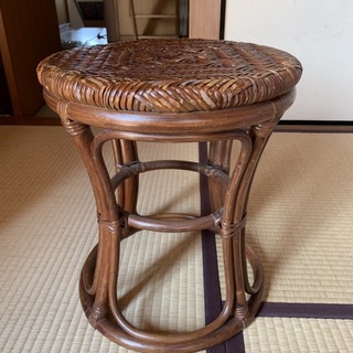 籐製の丸椅子　4個