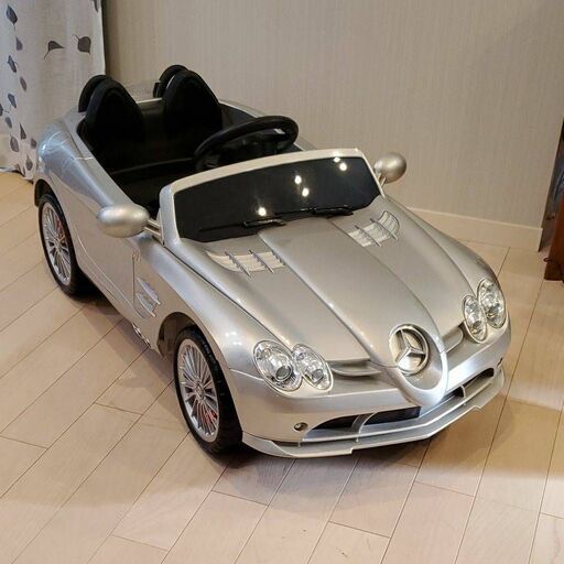 電動乗用カー　メルセデス・ベンツ SLR マクラーレン 722S シルバー