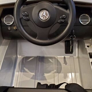 電動乗用カー　メルセデス・ベンツ SLR マクラーレン 722S シルバー