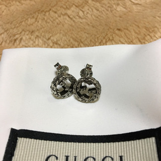 GUCCI シルバーピアス 未使用品✨半額