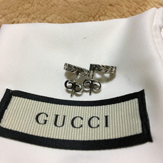 GUCCI シルバーピアス 未使用品✨半額