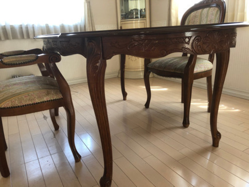 イタリアン　ダイニングテーブル　30,000円に値下げ　分解可能です。 イタリアン ダイニングテーブル 30,000円に値下げ 分解可能です。