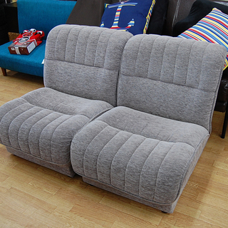 2人掛けソファ 幅127×奥行84×高さ70.5cm グレー セパレート 分割式 肘無し イス 椅子 ソファー ☆ PayPay(ペイペイ)決済可能 ☆ 札幌市 清田区 平岡 2人掛けソファ 幅127×奥行84×高さ70.5cm グレー セパレート