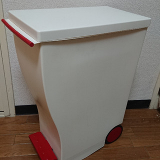 《取引中》【値下げ】ゴミ箱 クード スリムペダル 30(赤)