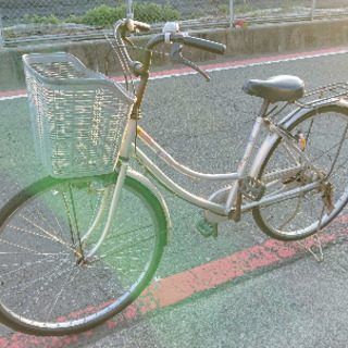 26インチ自転車(ママチャリ) 三段ギアとライト付き