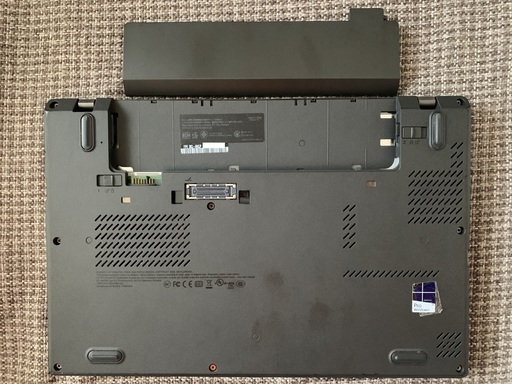 SSD 240GB、8GBメモリ】 Lenovo ThinkPad X250 Core i5 第5世代