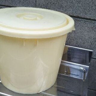 無料‼　梅干し·漬物用プラスチック製樽