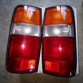 ランクル80純正テールランプ