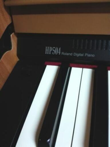 JF 00357 Roland 電子ピアノ HP504 高さ調整椅子付き ペダル3本 2013年