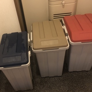 ゴミ箱３つ組（屋外用？）