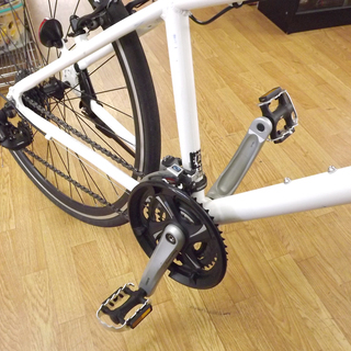 クロスバイク 32インチ オーアンドエム WIND WD700X 自転車 軽量アルミフレーム 8段変速 ホワイト 札幌 西岡店 クロスバイク 32インチ オーアンドエム WIND WD700X 自転車 軽量アルミ