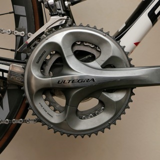 FOCUS IZALCO ULTEGRA + カーボンクリンチャーホイール + パワーメーター