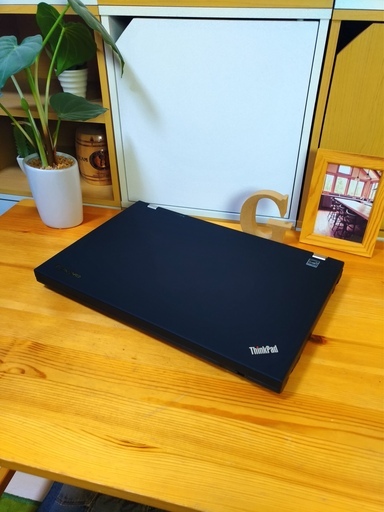 corei7の超高性能Lenovo☆　極美品★　最新Windows10パソコン　64Bit♪　大容量320G！　メモリ4G　 DVDドライブ　Thinkpad　高級品のあるマットブラック★　無線LAN　Wi-Fi　　黒色