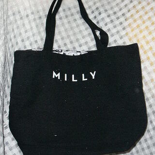 MILLY　ミリー　モノクロフラワー　鞄　黒　トートバッグ　ブラ...