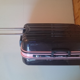 2回のみ使用！スーツケース黒ピンク 【鍵あり！】
