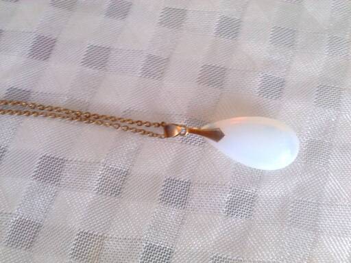 オパール ネックレス しずく 涙 シルバー涙型オパール風ネックレス