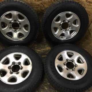 【BS BLIZZAK W979 215/70R15 107/105L LT】スタッドレス バリ溝 4本【トヨタ ハイエース 純正 15インチ 6J6HPCD139.7+30】　(VTD165) クレジットカード QR決済可能