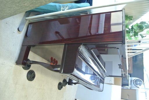 d/アップライトピアノ ESCHENBACH エッシェンバッハ U-122A 韓国製　猫脚　赤みがかったダークブラウン d/アップライトピアノ ESCHENBACH エッシェンバッハ U-122A 韓国製 猫