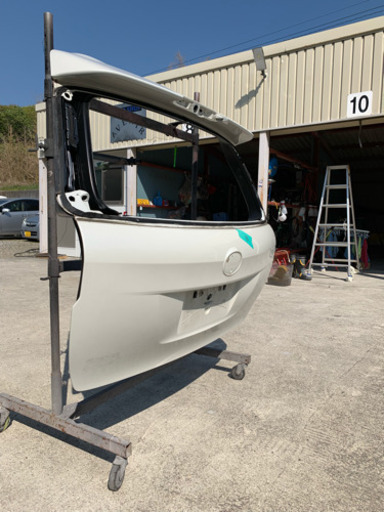 5/21)カローラフィールダーバックドア 5/21)カローラフィールダーバックドア