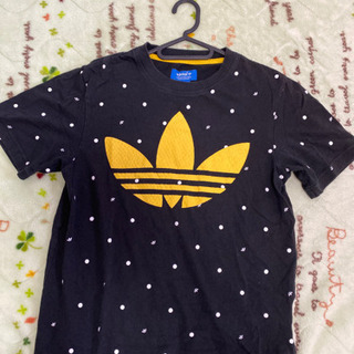 【adidasレア商品】オリジナルスの柄Tシャツ