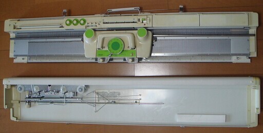 シルバー編機「パンチカード カンタン８」と「パイルリブニッター」
