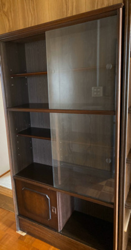 昭和レトロガラス付き収納棚 木の葉 北広島のその他の中古あげます 譲ります ジモティーで不用品の処分