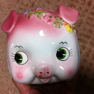 可愛い豚さんの貯金箱