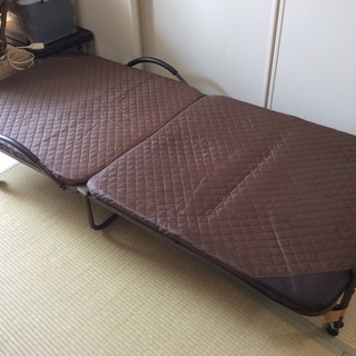 折り畳みシングルベッド  差し上げます。