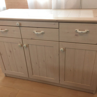 カントリー調食器棚 引き取りに来れる方