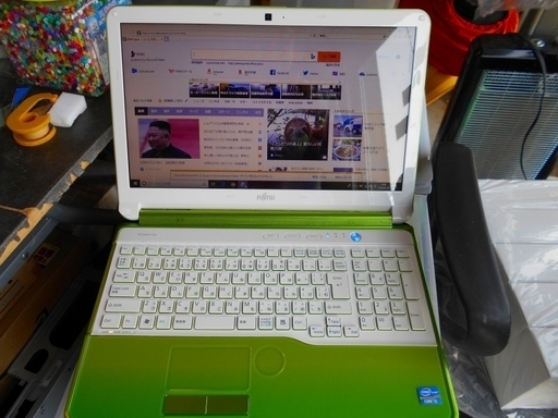 ノートパソコン 富士通 LifeBook AH54/G Core i5 人気のアーバンホワイト