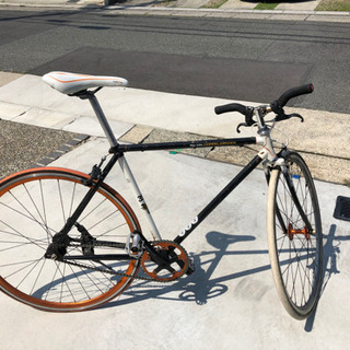 自転車　クロスバイク　通勤通学に♪ 後輪タイヤパンクの為お安く