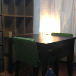 IKEAダイニングテーブルと椅子2脚
