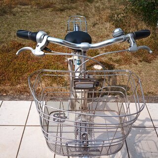 アルベルト27インチ、人気のホワイトです。