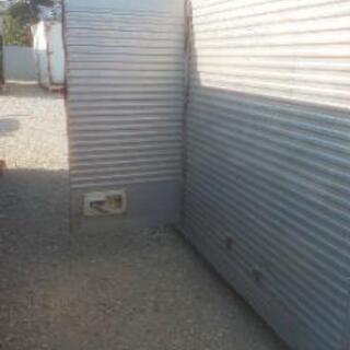 値下げしました】【横扉付き】【鍵穴付き】【3t車でも配送可】アルミ