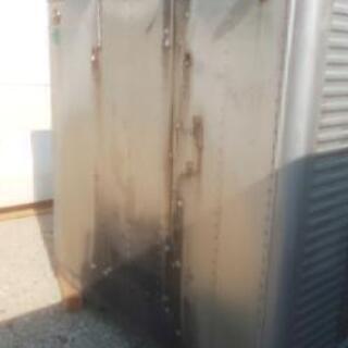 値下げしました】【横扉付き】【鍵穴付き】【3t車でも配送可】アルミ