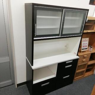 松田家具 キッチンボード ホワイト 鏡面仕上げ 2枚スライドガラス扉 引出し4個 ソフトクローズ スライドテーブル コンセント3口 レンジボード 食器棚■横幅100cm×奥行48cm×高さ197.5cm■近隣配送無料 買取帝国 朝霞店 松田家具 キッチンボード ホワイト 鏡面仕上げ 2枚スライドガラス扉