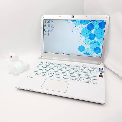 SONY Corei5 メモリ4GB HDD500GB ノートパソコン ホワイト